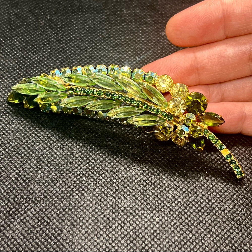 JULIANA D&E Green Yellow Rivoli Prong Set‎ Rhinestone Stacked Leaf Pin Brooch 4”